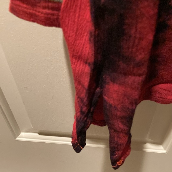 Calessa highly embroidered bodice and roll tan sleeves. Two side slits. - Picture 5 of 5